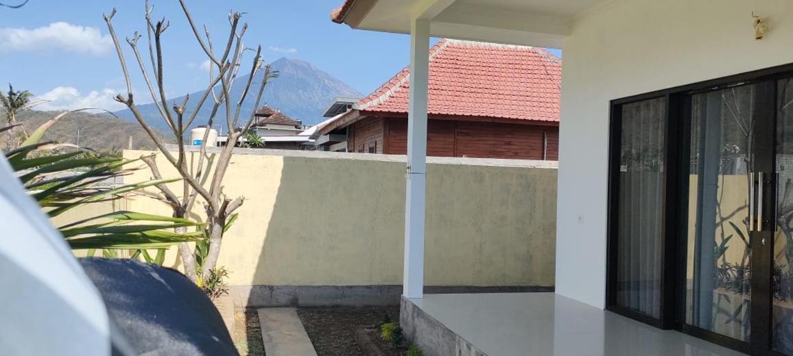 Amed Yudhadewata Hotel Bagian luar foto
