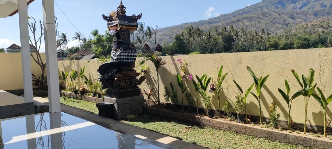 Amed Yudhadewata Hotel Bagian luar foto