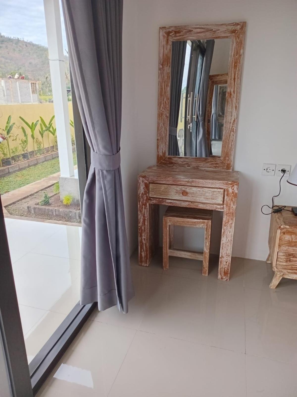 Amed Yudhadewata Hotel Bagian luar foto