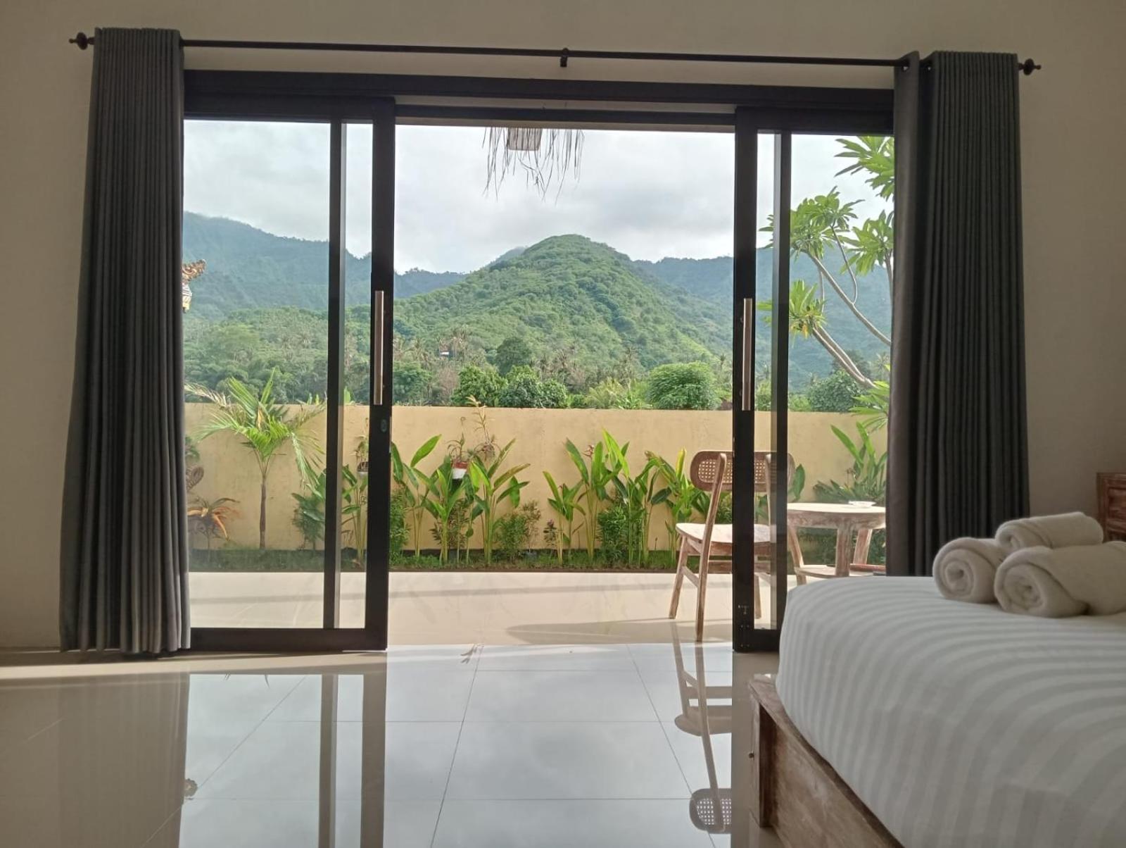 Amed Yudhadewata Hotel Bagian luar foto
