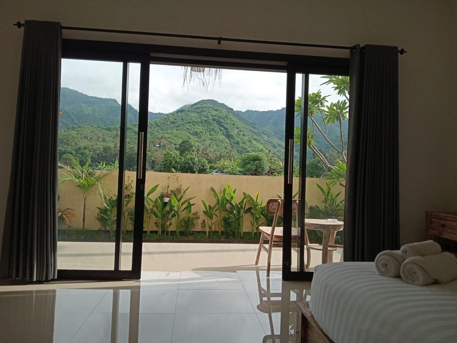 Amed Yudhadewata Hotel Bagian luar foto