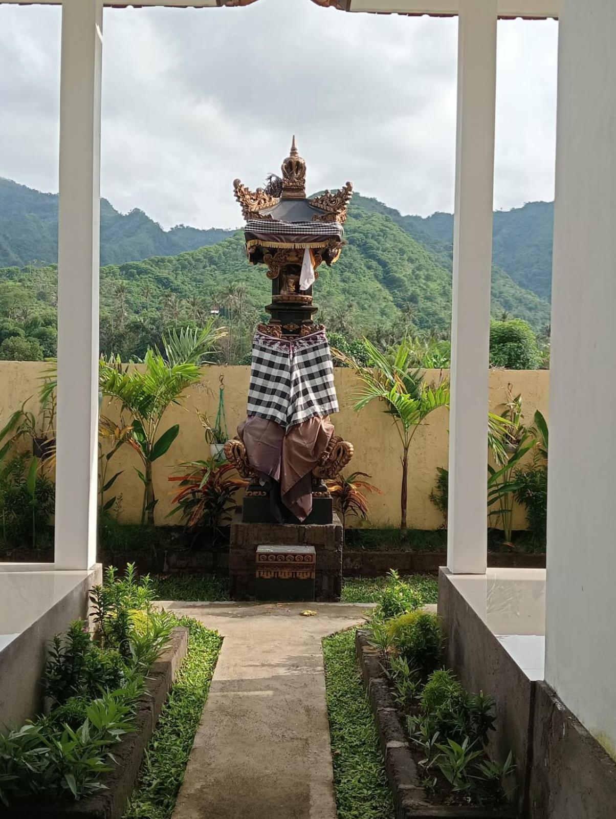 Amed Yudhadewata Hotel Bagian luar foto