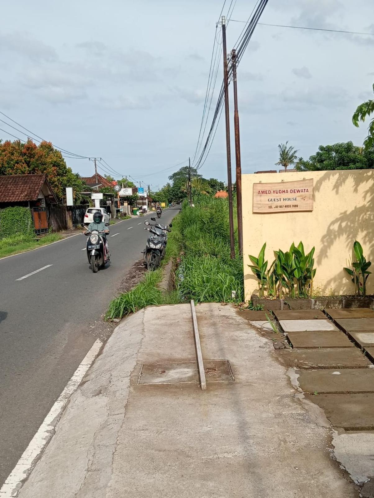Amed Yudhadewata Hotel Bagian luar foto