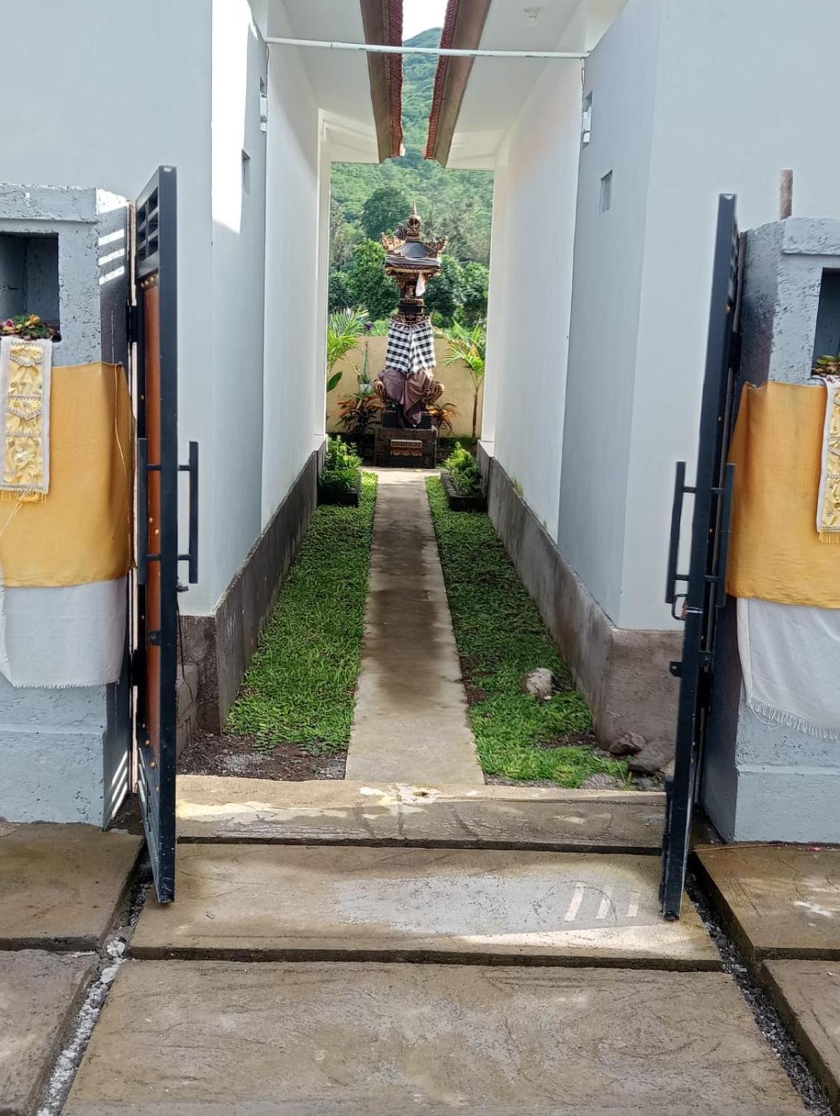 Amed Yudhadewata Hotel Bagian luar foto